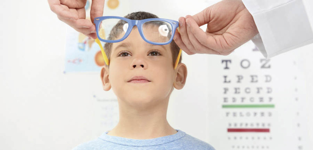 Cómo afectan los problemas visuales al aprendizaje de los niños